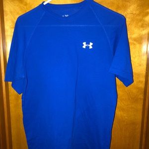 Men’s under Armour t-shirt.